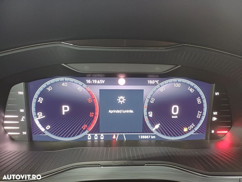 Skoda Superb 2.0 TDI DSG Ambition - 14