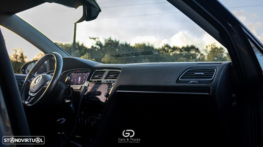 VW Golf Variant 2.0 TDi R-Line - 54