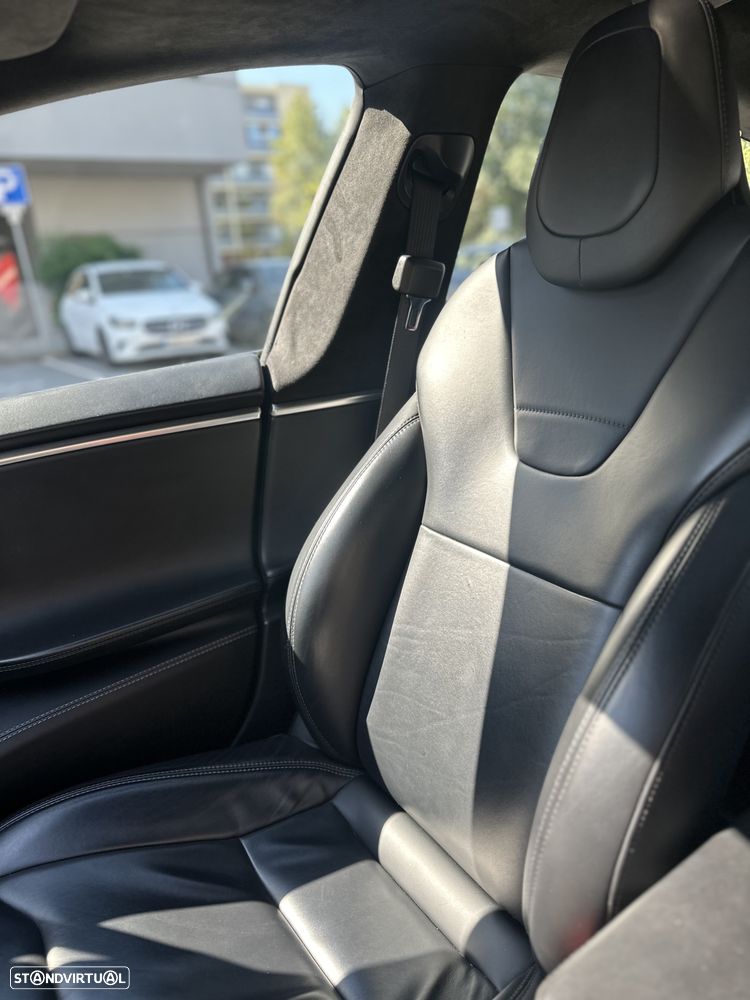 Tesla Model S - 5