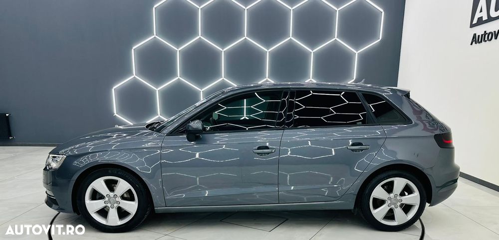 Audi A3 ack 1.6 TDI S-tronic Attraction - 31