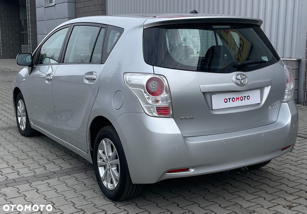 Toyota Verso 2.0 D-4D Premium - 3