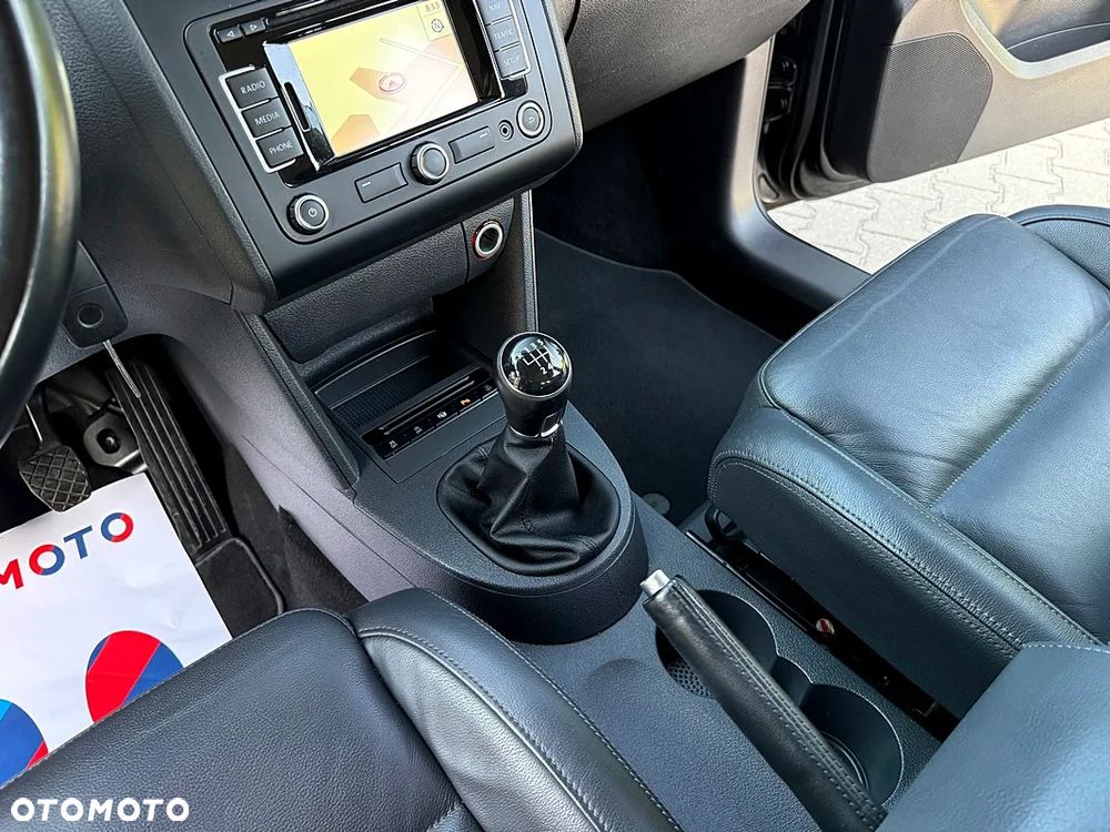 Volkswagen Touran 1.6 TDI DPF Highline - 34