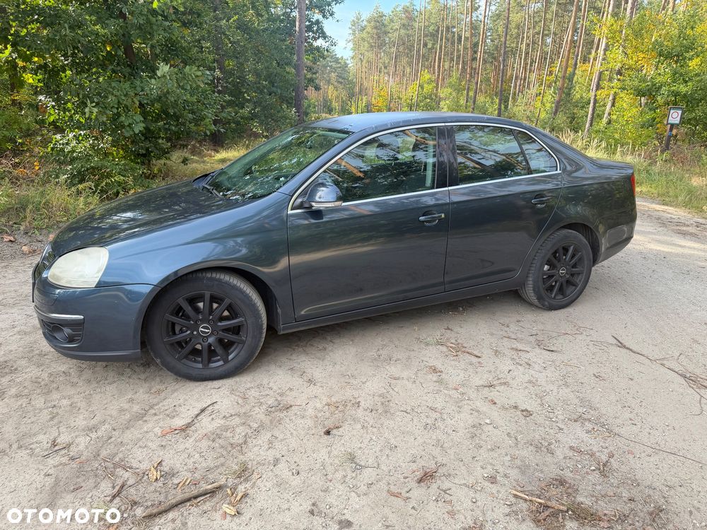 Volkswagen Jetta 1.9 TDI Comfortline - 3