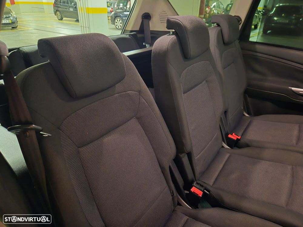 Ford S-Max 2.0 TDCi Titanium 7L - 31