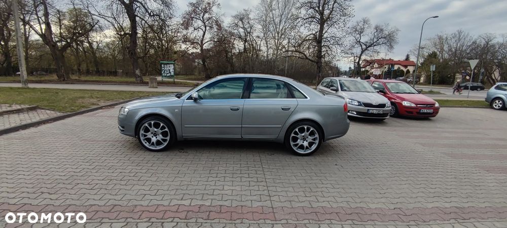 Audi A4 Limousine - 14