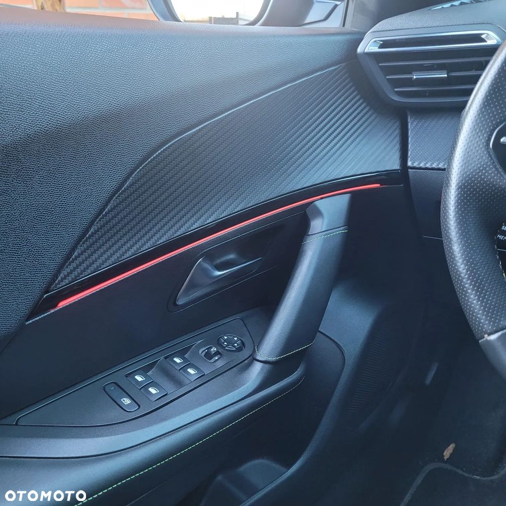 Peugeot 2008 1.2 PureTech GT Line S&S - 6