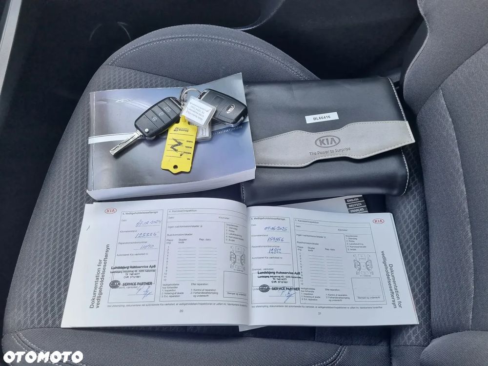 Kia Carens 1.7 CRDi L 7os - 25