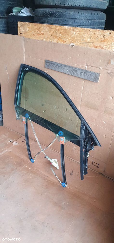 Mechanizm podnośnik szyby ramka prawy przód Audi A3 8P 5D - 3