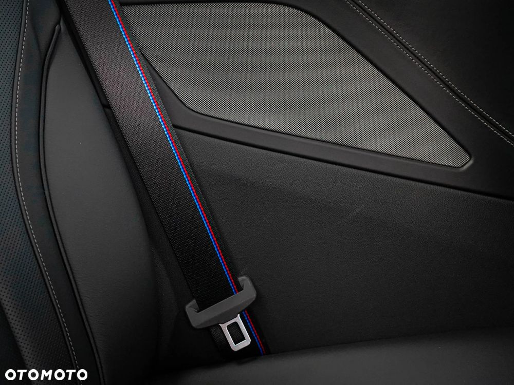 BMW Seria 8 - 29