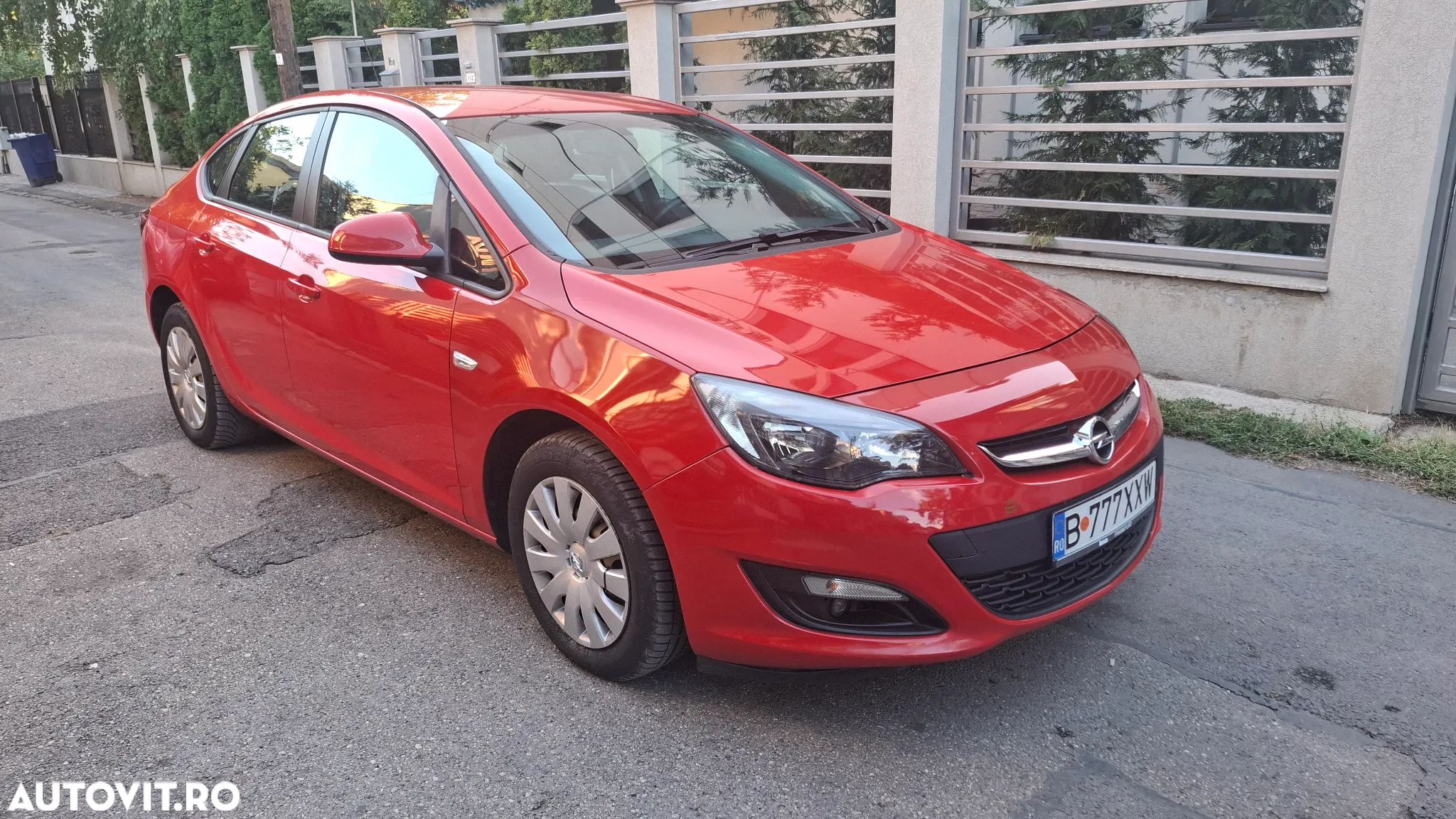 Opel Astra 1.6i Easytronic Enjoy - 1