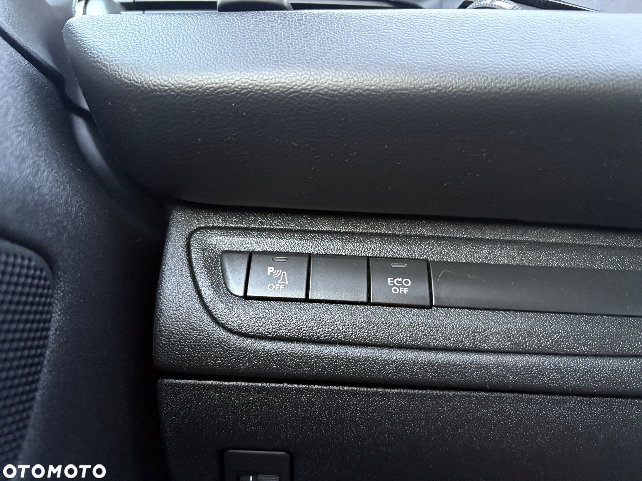 Peugeot 208 PureTech 82 Start & Stop Tech Edition - 12