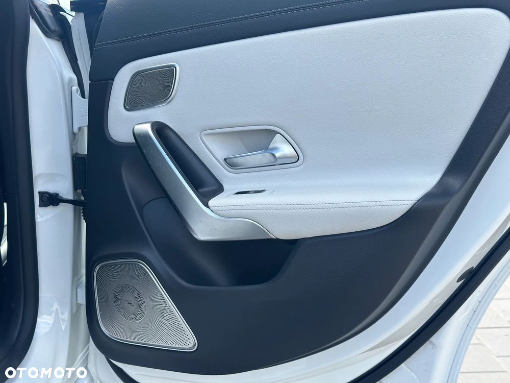 Mercedes-Benz CLA 220 d AMG Line 8G-DCT - 27
