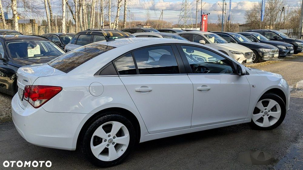 Chevrolet Cruze - 10