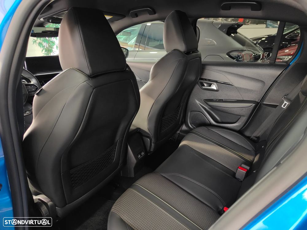 Peugeot 208 1.2 PureTech GT Line EAT8 - 32