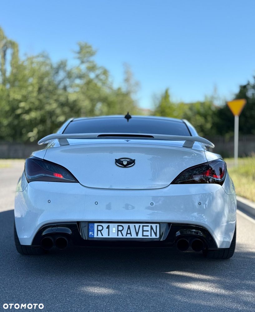 Hyundai Genesis Coupe 3.8 V6 Executive - 10