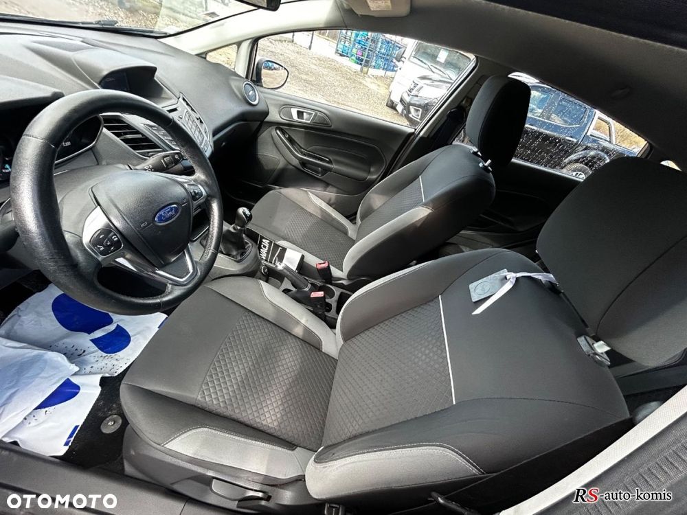 Ford Fiesta - 24