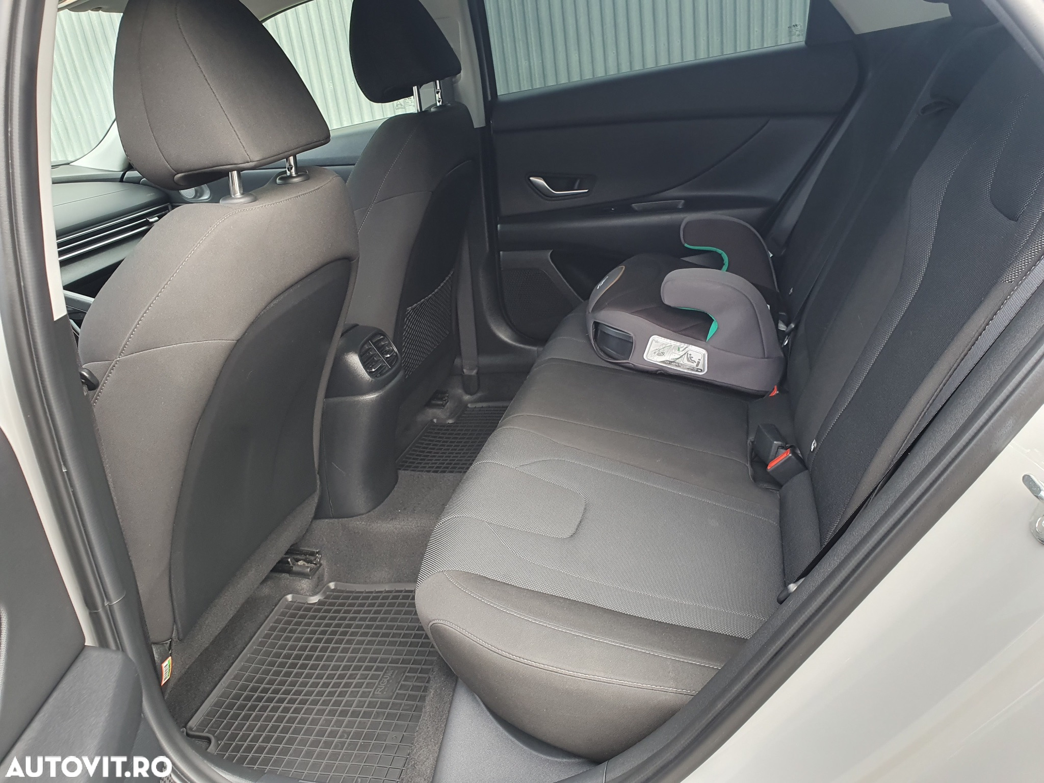 Hyundai Elantra 1.6 l 123 CP CVT Exclusive Navi - 12