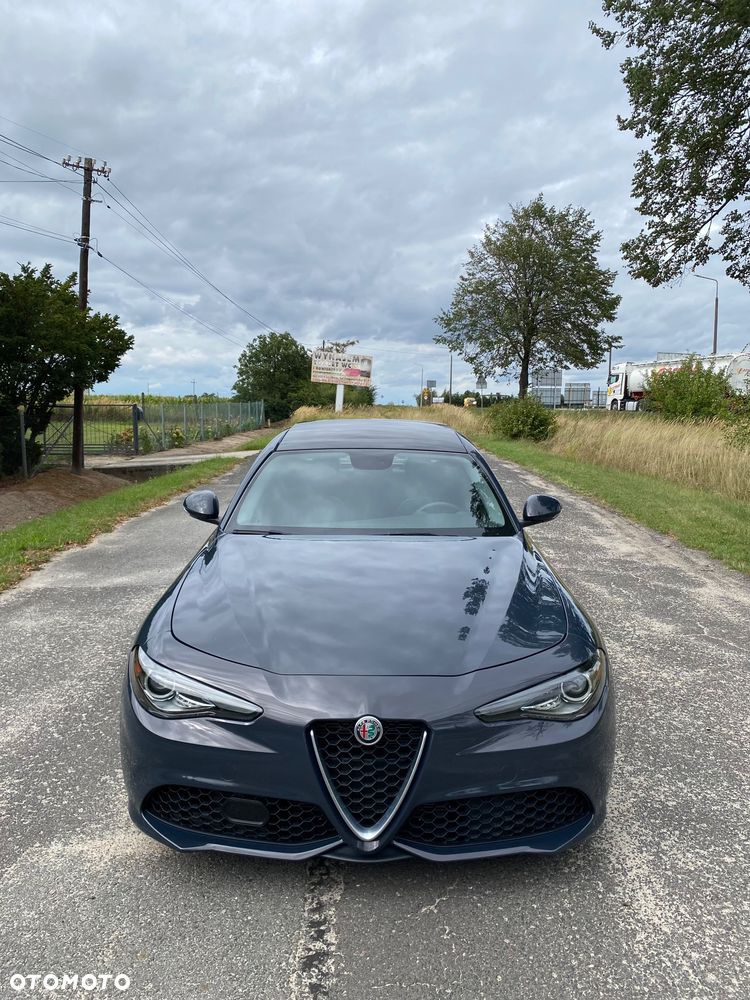 Alfa Romeo Giulia 2.0 Turbo 16V AT8 Veloce Ti - 3