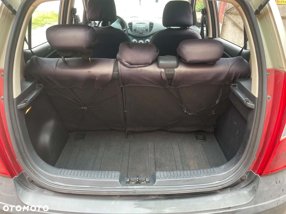 Hyundai i10 1.1 Base - 12