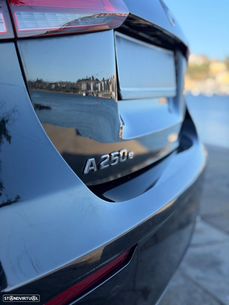 Mercedes-Benz A 250 e AMG Line — fotografia 10