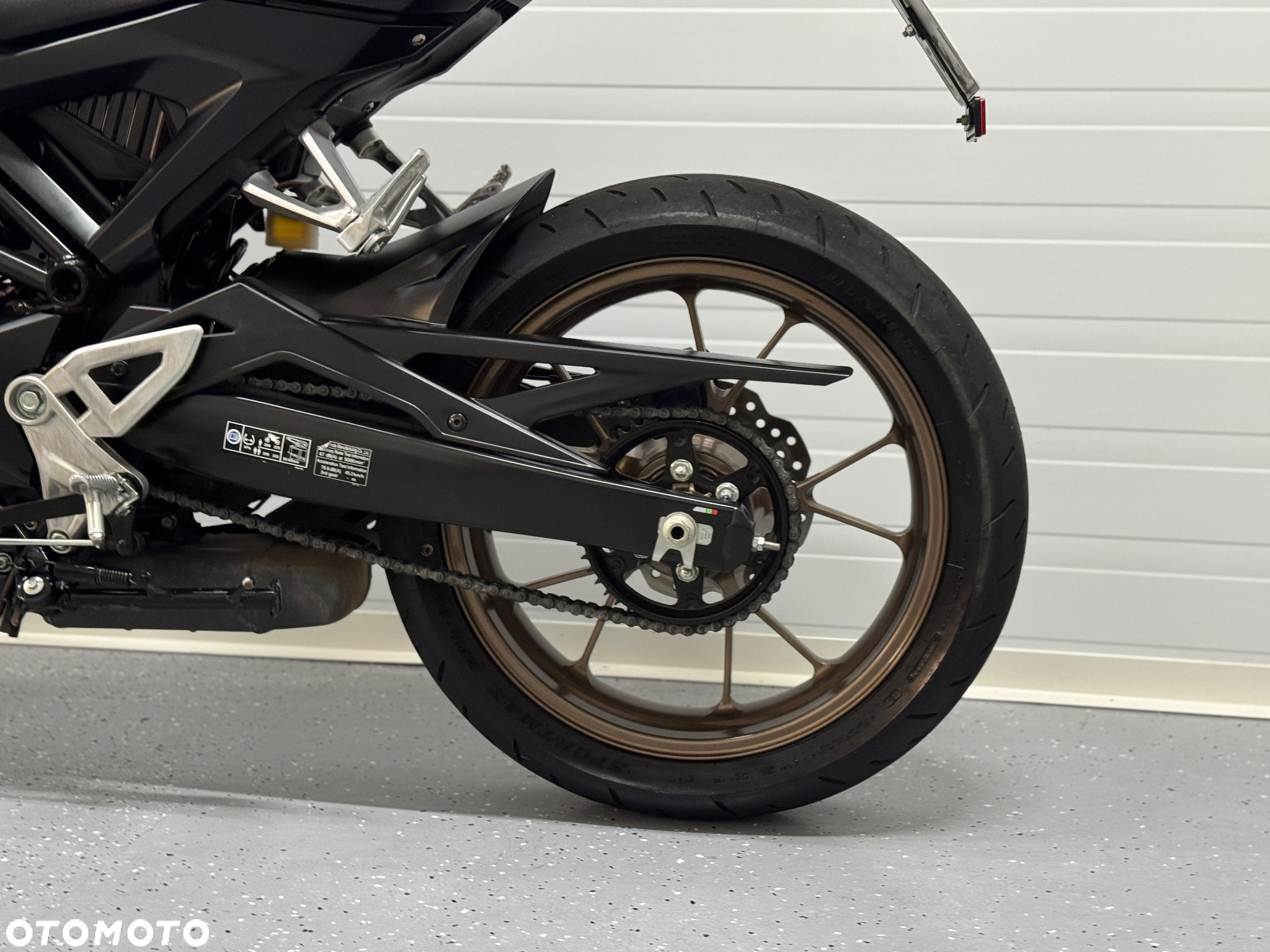 Honda CB - 12