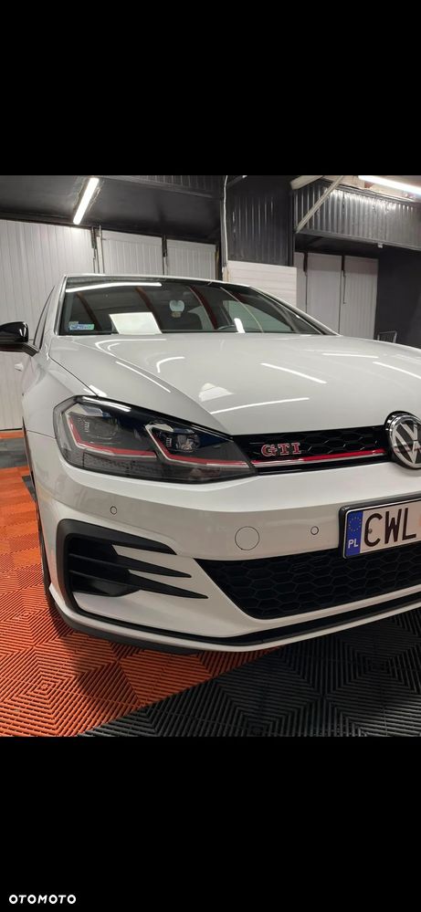 Volkswagen Golf - 4
