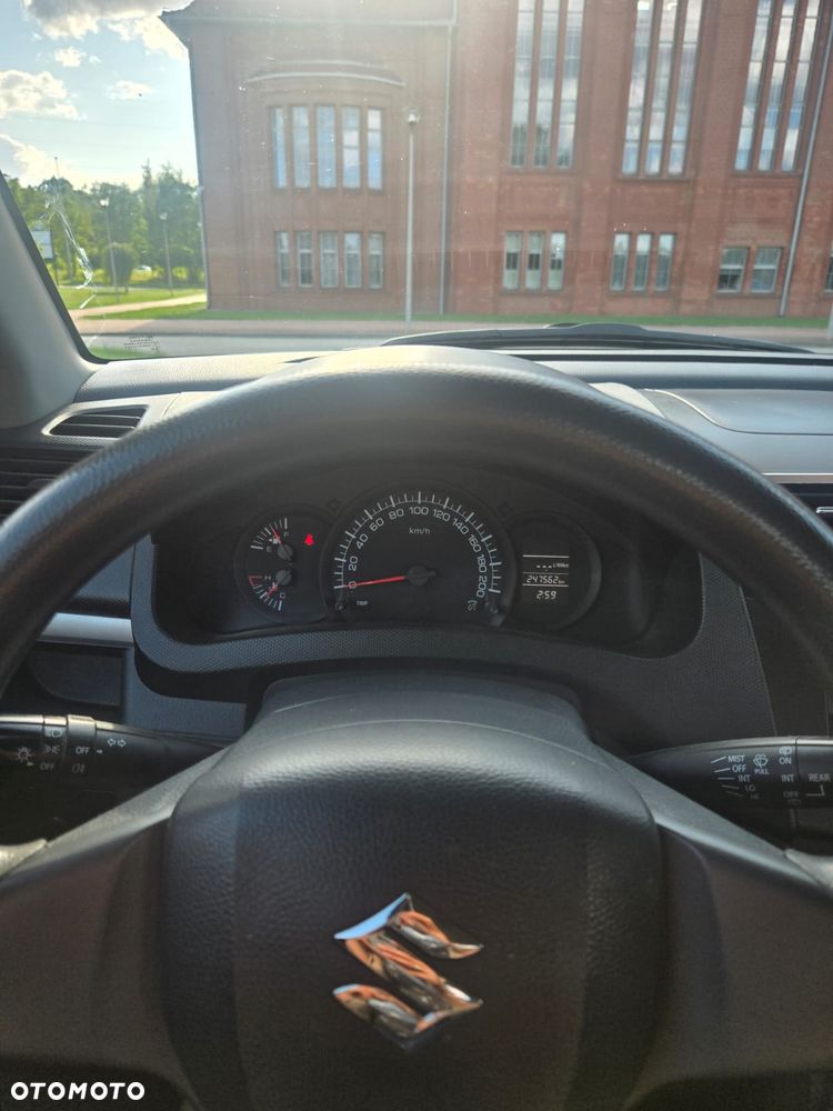 Suzuki Swift - 12
