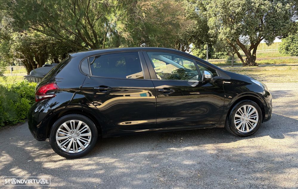 Peugeot 208 1.2 PureTech Style - 18