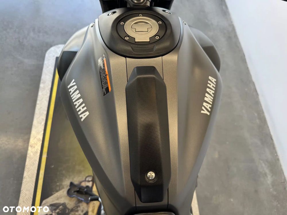 Yamaha MT - 28