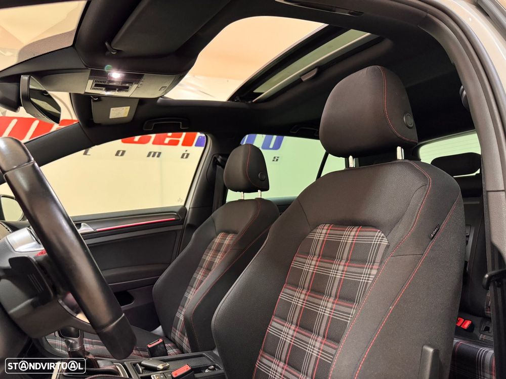 VW Golf 2.0 TSi GTi DSG Performance - 17