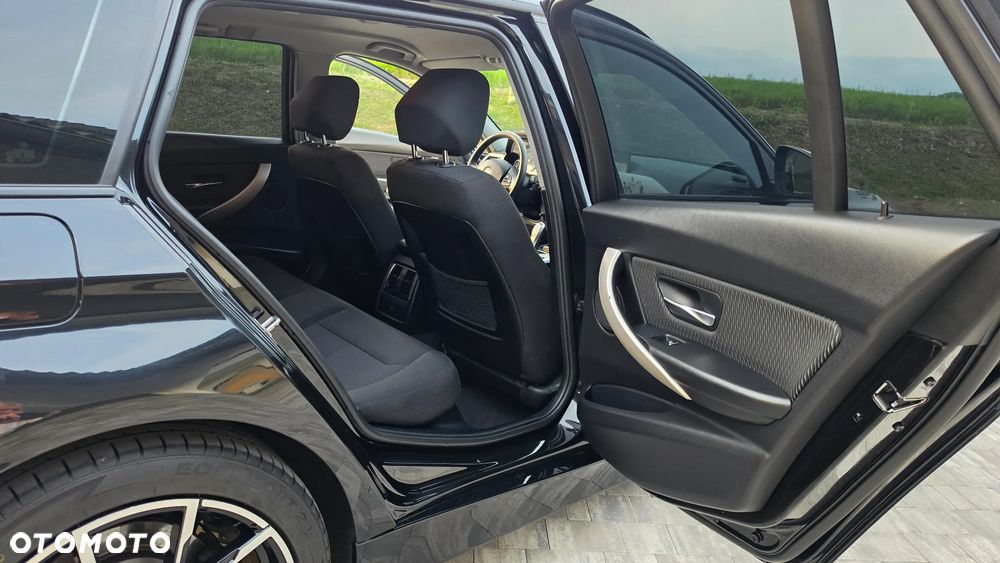 BMW Seria 3 320d xDrive Advantage sport - 13
