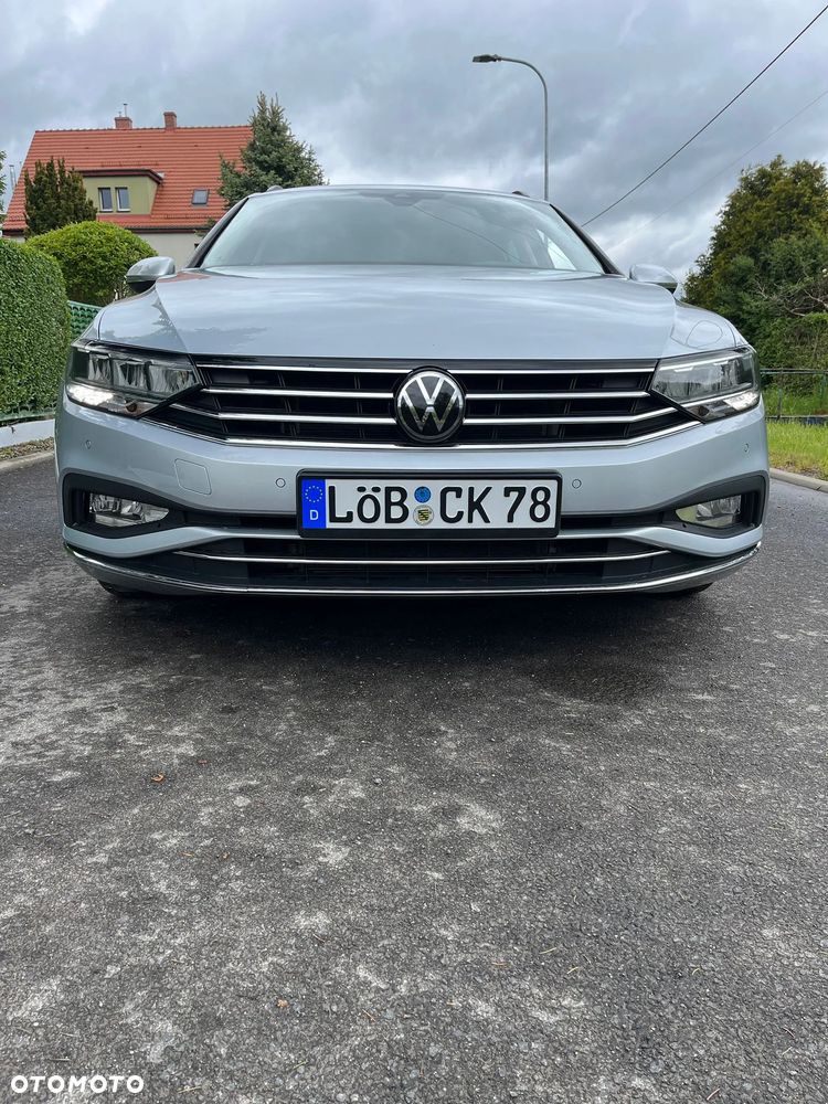 Volkswagen Passat Variant 2.0 TDI SCR DSG BlueMotion Comfortline - 8