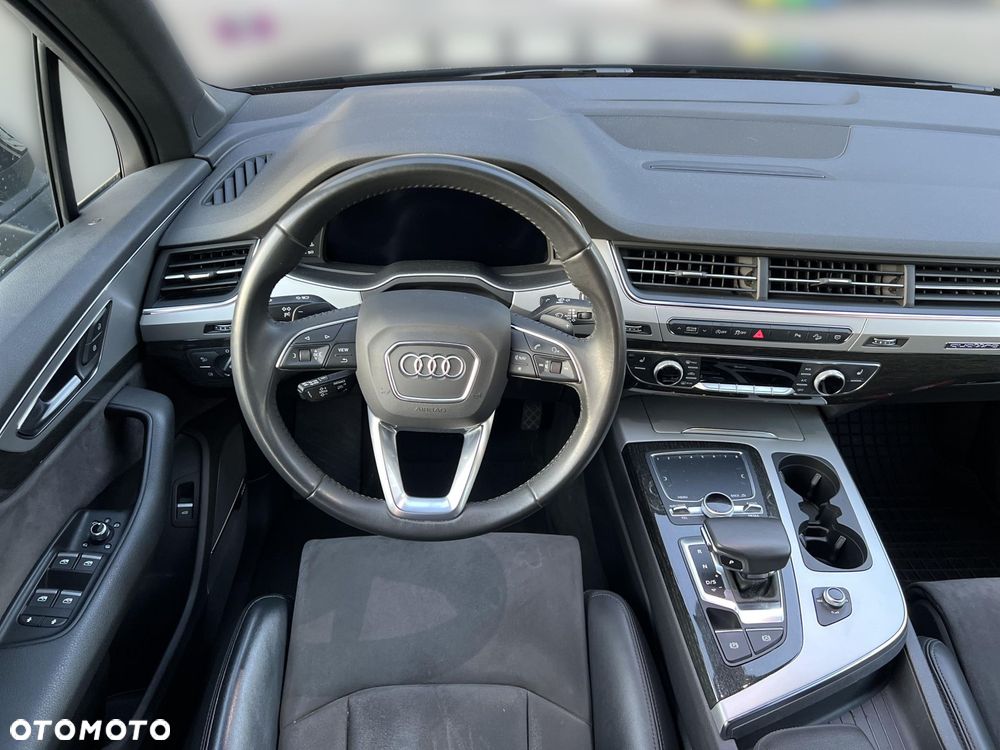 Audi Q7 - 12