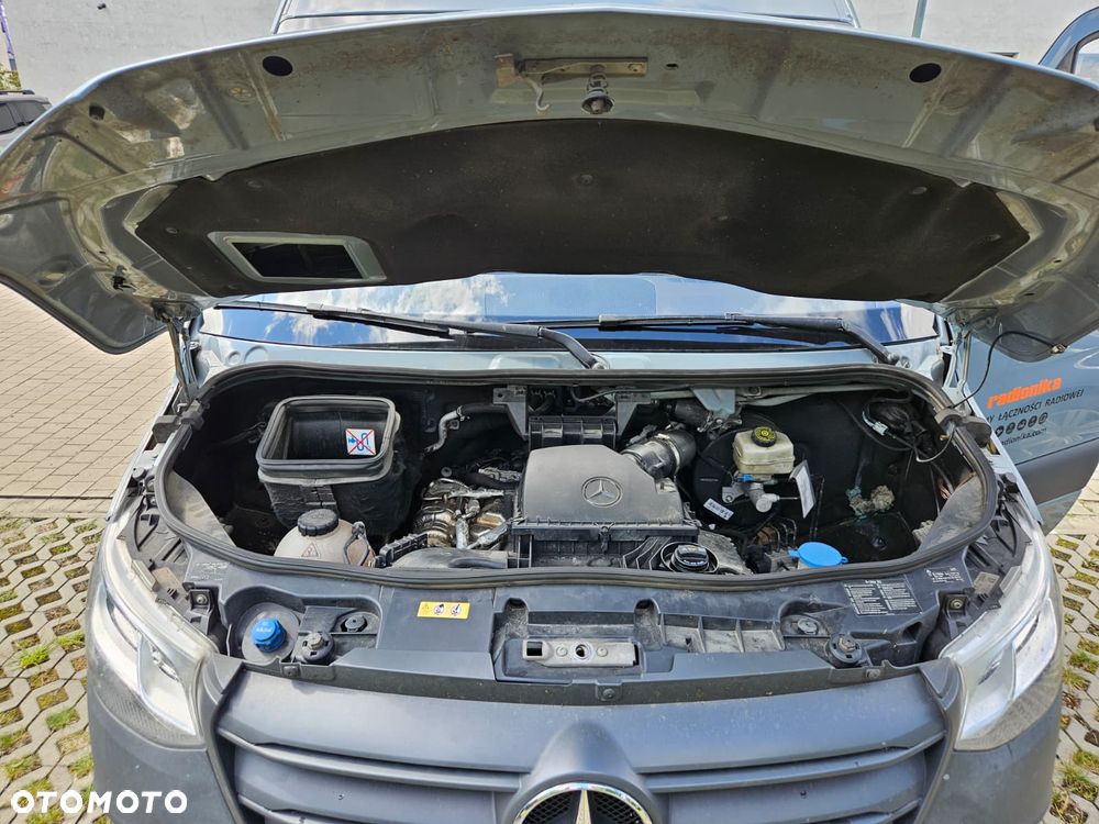 Mercedes-Benz Sprinter - 12