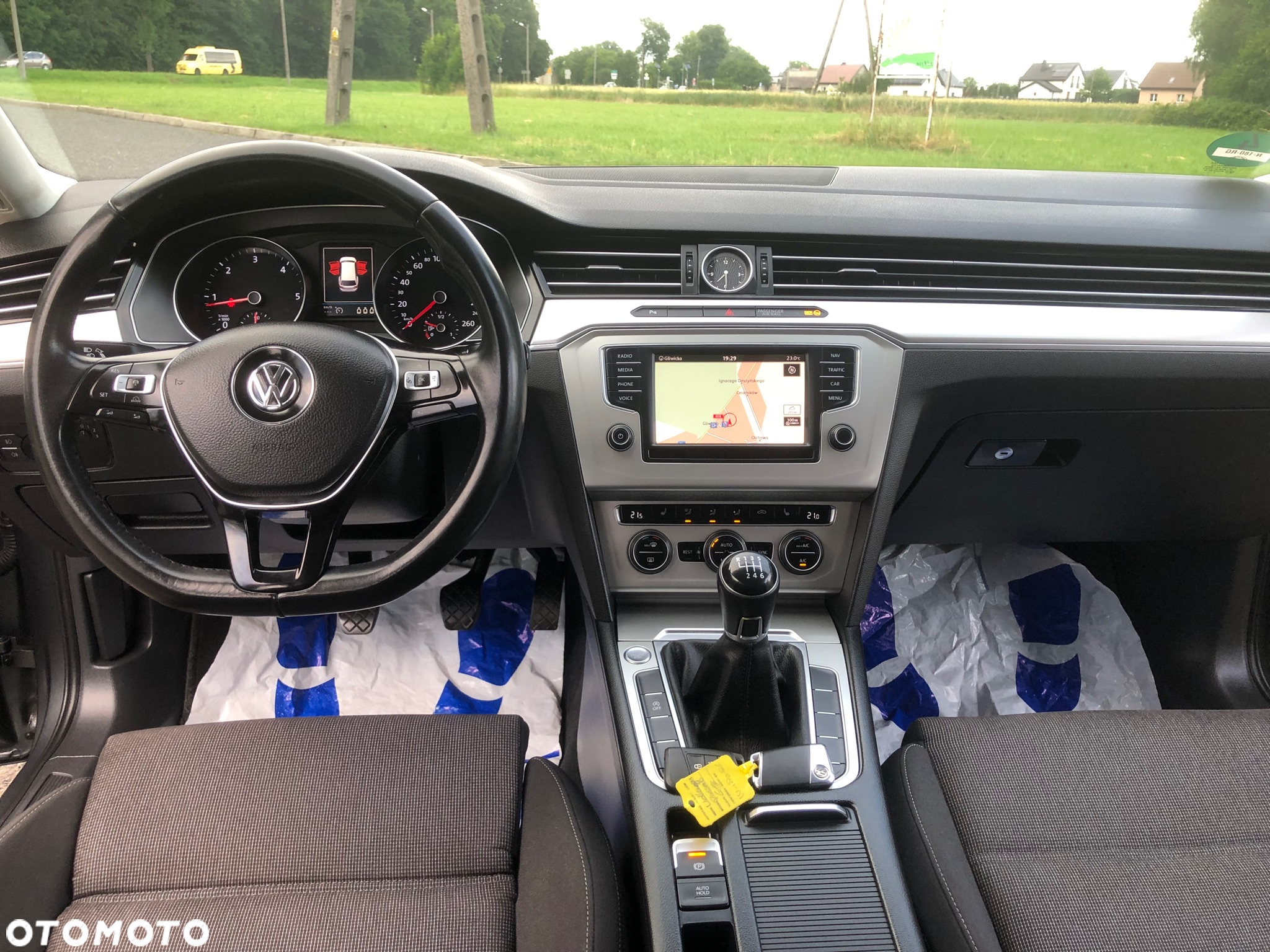 Volkswagen Passat Variant 1.6 TDI (BlueMotion Technology) Comfortline - 8