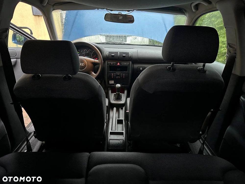 Audi A3 3-drzwiowe 1.8 Attraction - 4