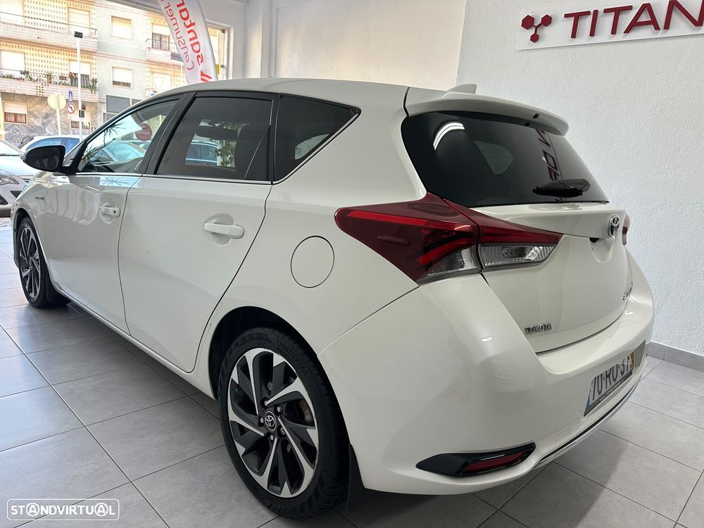 Toyota Auris 1.8 HSD Comfort +P.Sport+Navi - 4
