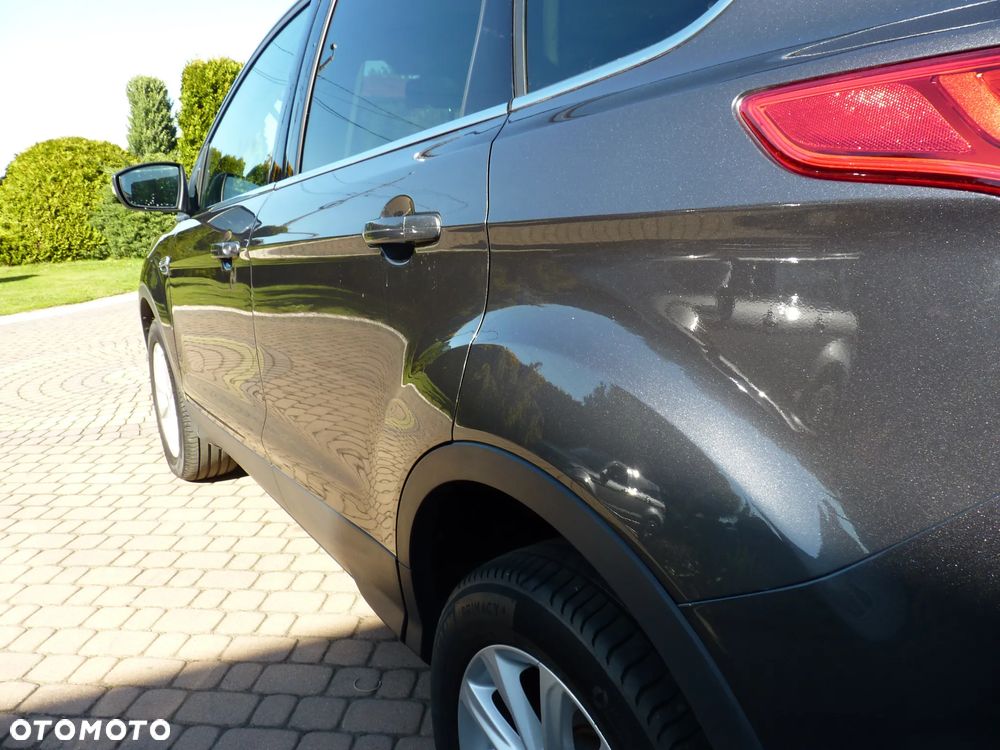 Ford Kuga 2.0 TDCi 2x4 Titanium - 11