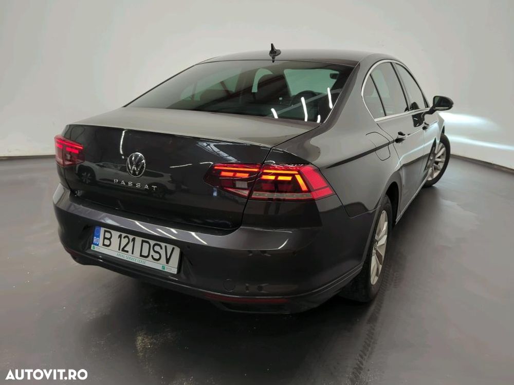 Volkswagen Passat 1.5 TSI ACT DSG Comfortline - 2