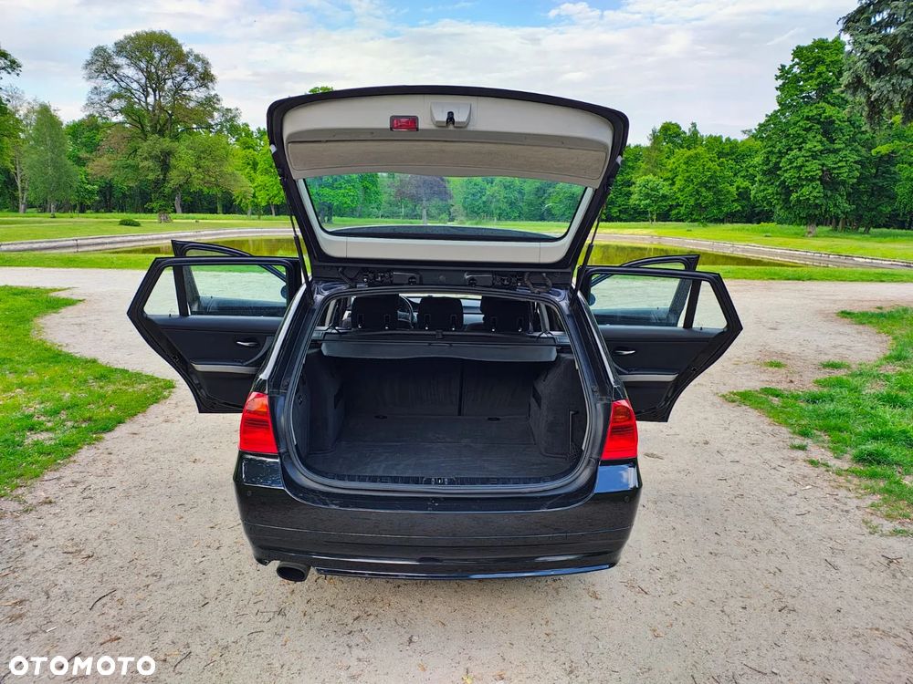 BMW Seria 3 318i - 17