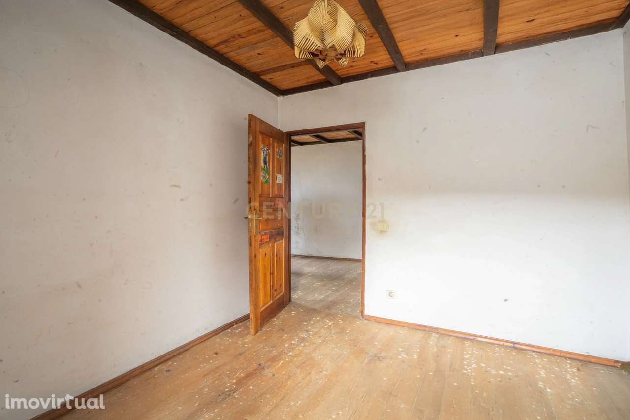 Moradia T2 - Vila Nova (Miranda do Corvo) - Grande imagem: 4/21