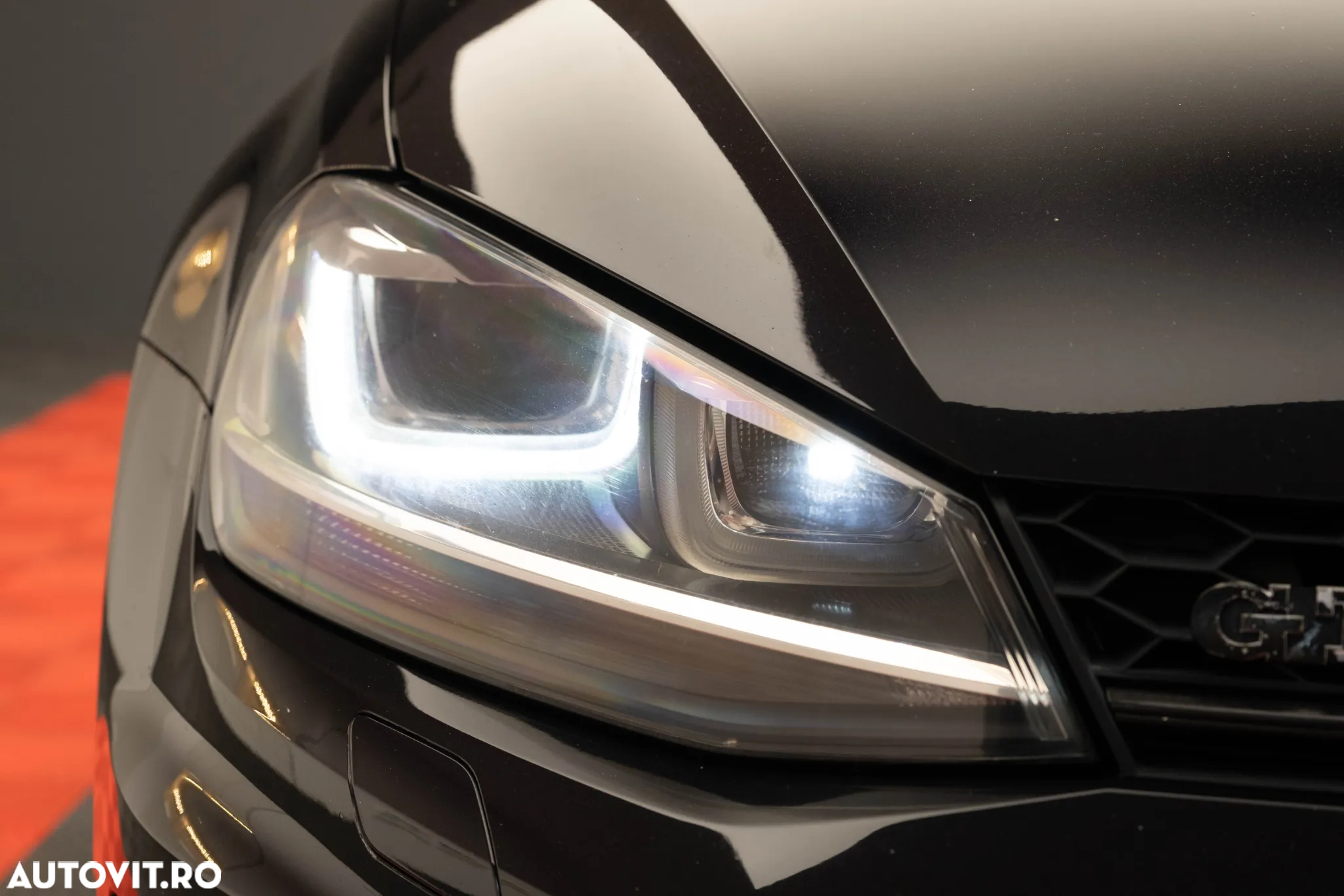 Volkswagen Golf 2.0 TDI DSG GTD - 4