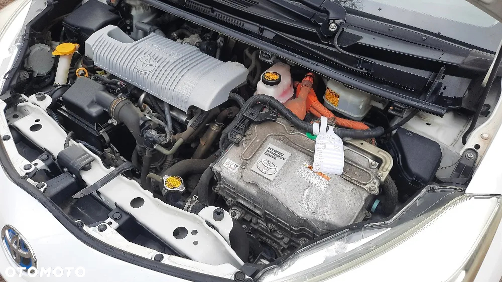Toyota Yaris Hybrid 100 Dynamic - 21
