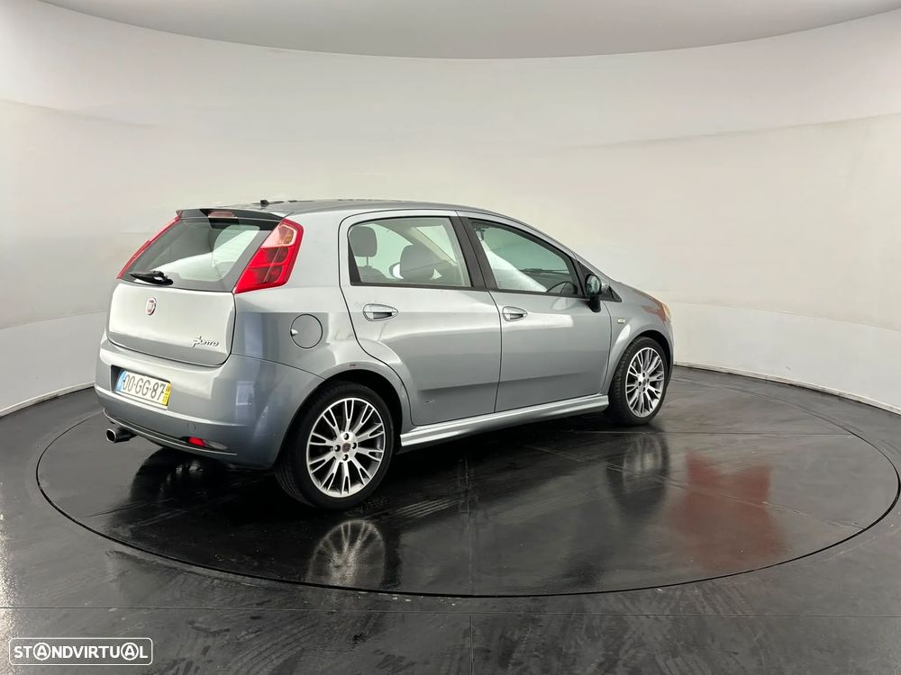 Fiat Grande Punto - 4