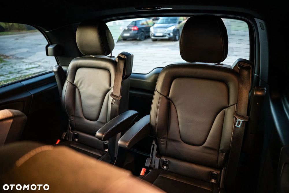 Mercedes-Benz Klasa V 300 d 4-Matic Exclusive 9G-Tronic (d³ugi) - 23