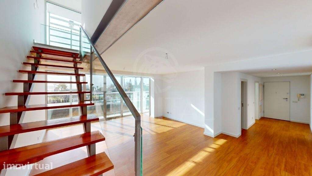Apartamento Duplex T2 c/ Box e Piscina em Algés - Grande imagem: 2/49