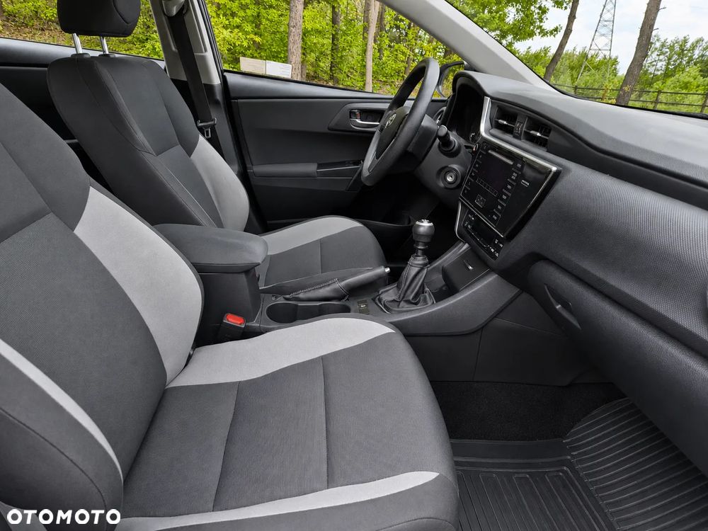 Toyota Auris 1.6 Classic Plus - 10
