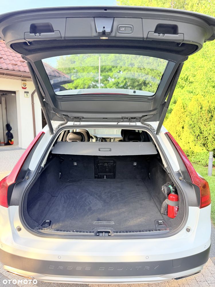 Volvo V90 D4 AWD Momentum - 17