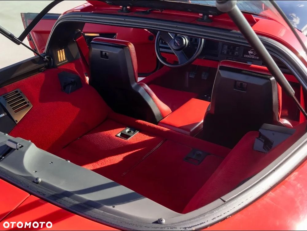Chevrolet Corvette - 16
