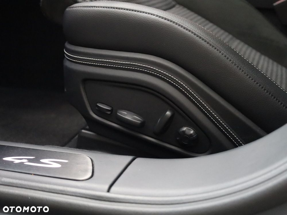 Porsche Panamera - 16